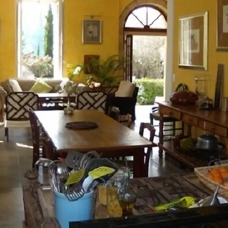 The Rhone Retreat بيت ضيافة *