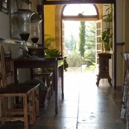 The Rhone Retreat بيت ضيافة