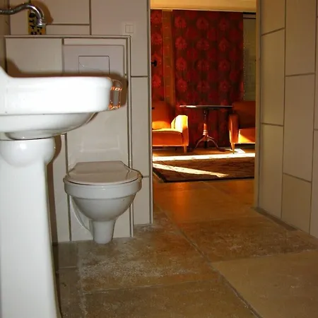 The Rhone Retreat بيت ضيافة